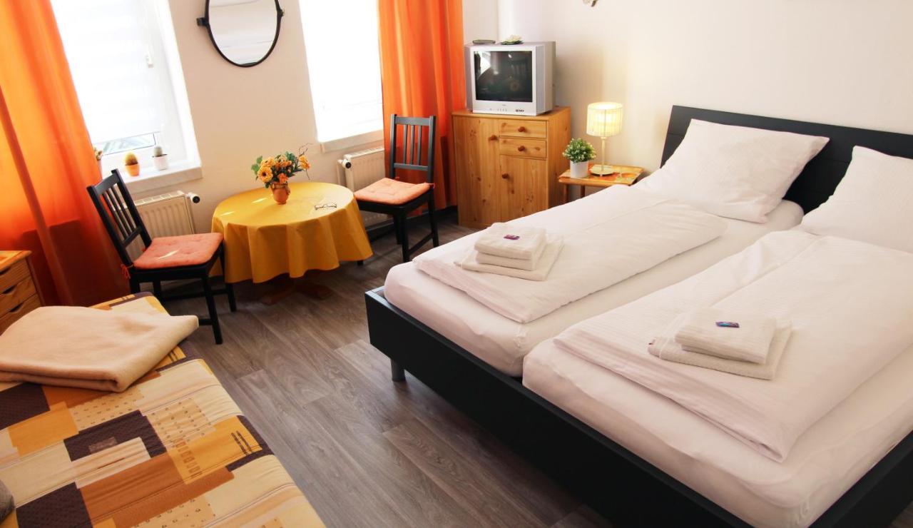 Ferienwohnung Familienwohnung Kropelin Екстер'єр фото