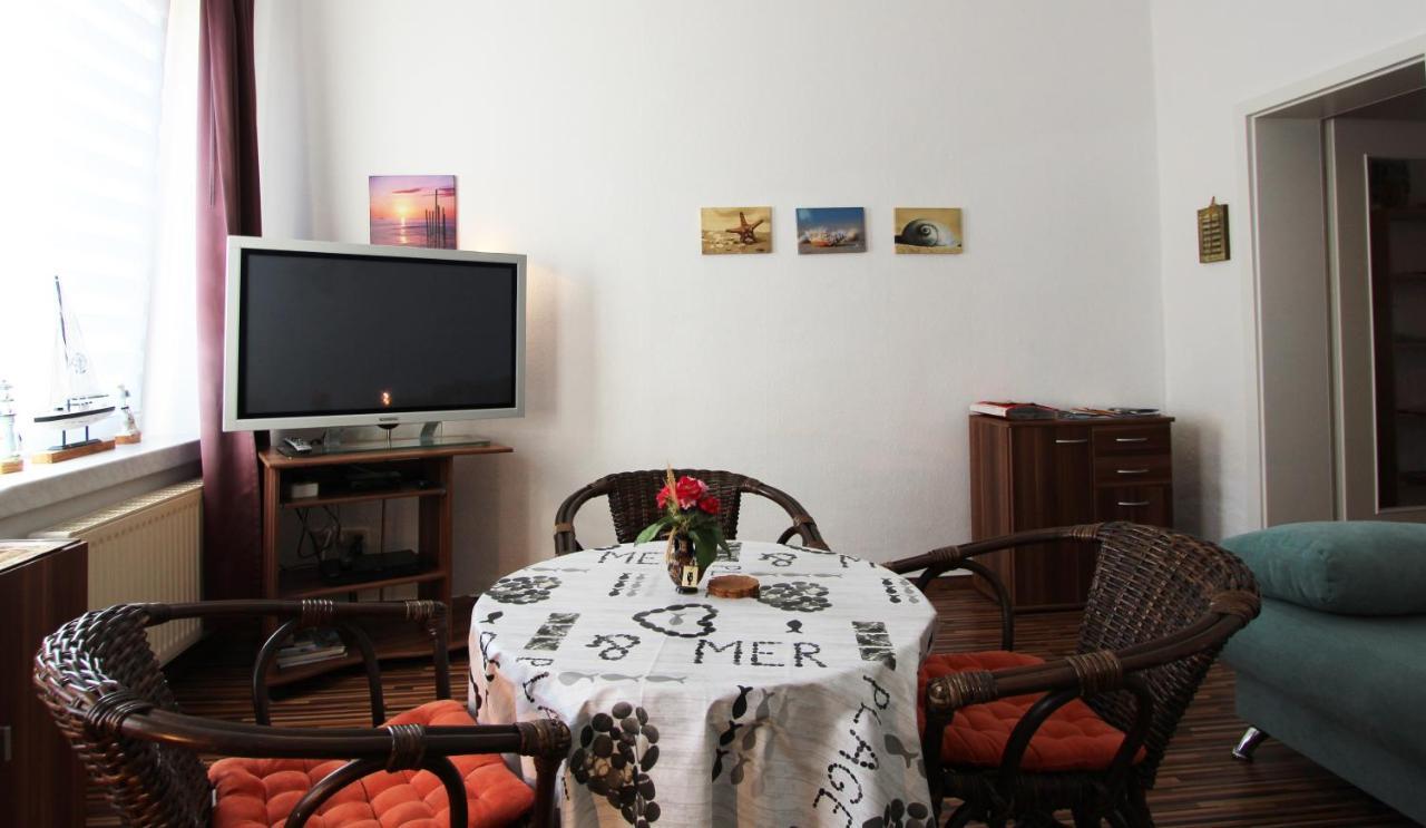 Ferienwohnung Familienwohnung Kropelin Екстер'єр фото