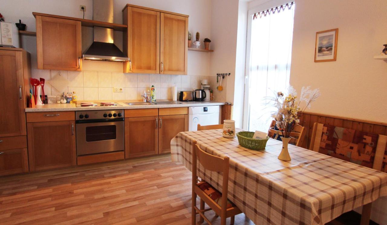 Ferienwohnung Familienwohnung Kropelin Екстер'єр фото
