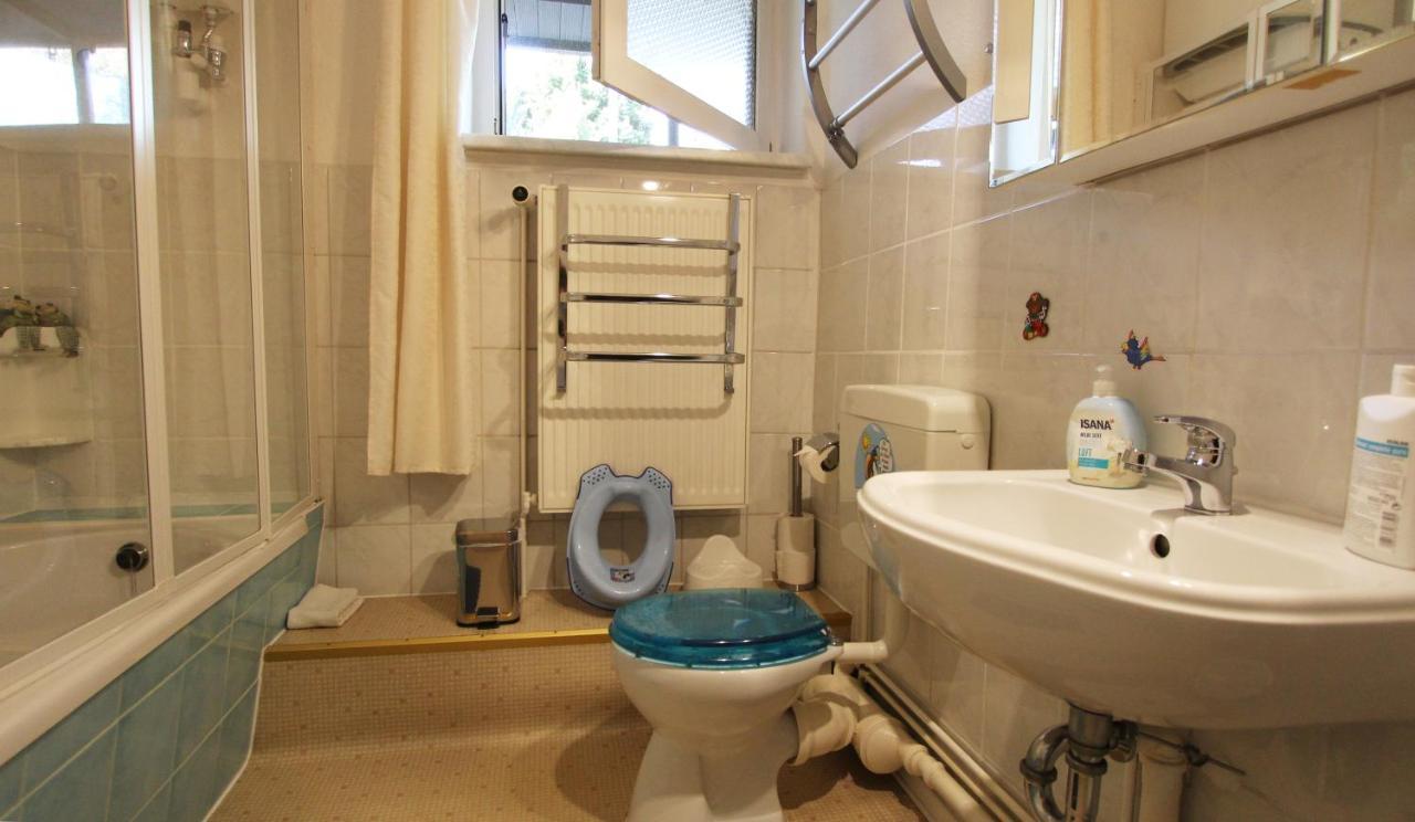 Ferienwohnung Familienwohnung Kropelin Екстер'єр фото