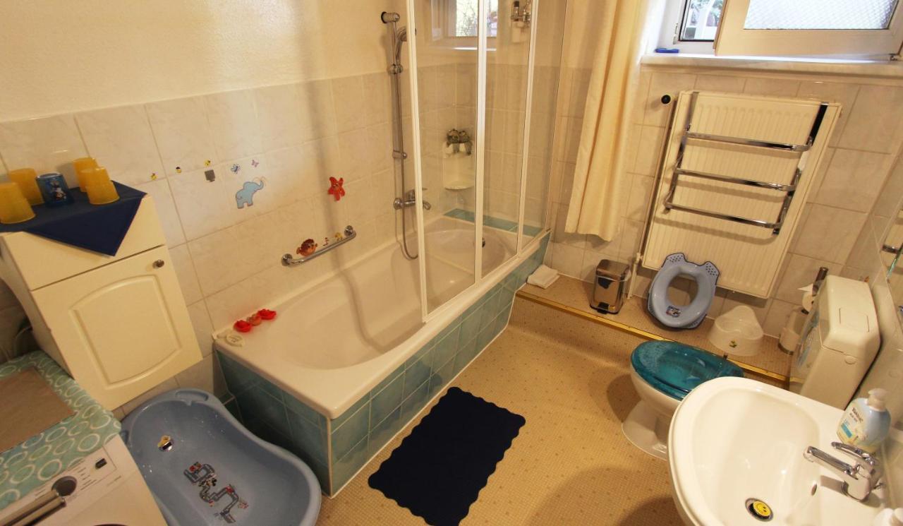 Ferienwohnung Familienwohnung Kropelin Екстер'єр фото