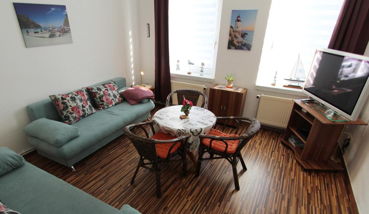 Ferienwohnung Familienwohnung Kropelin Екстер'єр фото